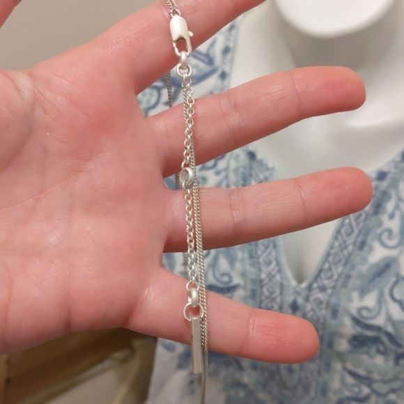 Kenneth Cole NY Necklace EUC - Picture 4 of 5